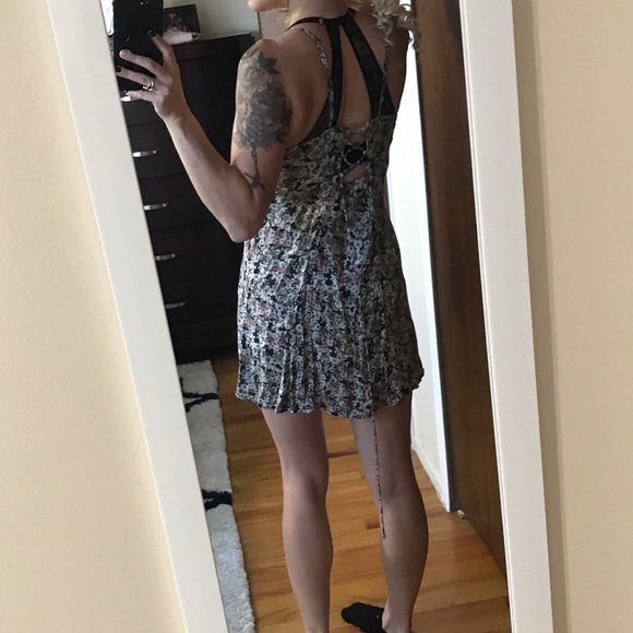 Floral Short Dress - Picture 2 of 4